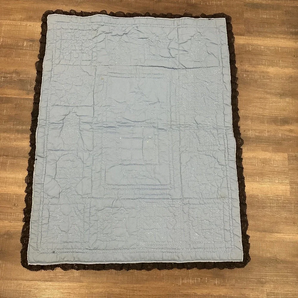 Vtg Folk Art Country Quilted Wall Hanging Lace Trim‎ Americana Patchwork 35x44